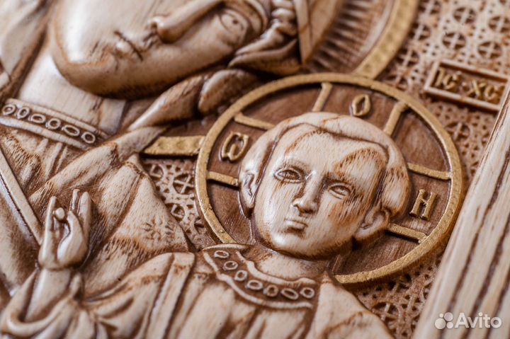 Казанская икона Божьей Матери. Резная икона