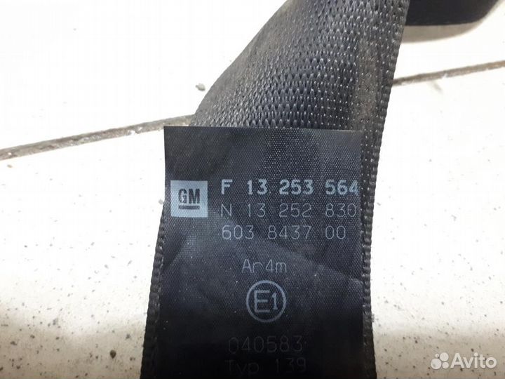 Ремень безопасности задний правый Opel Astra H 20