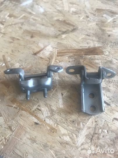 Петля двери задняя левая Toyota Camry ACV30 1azfe