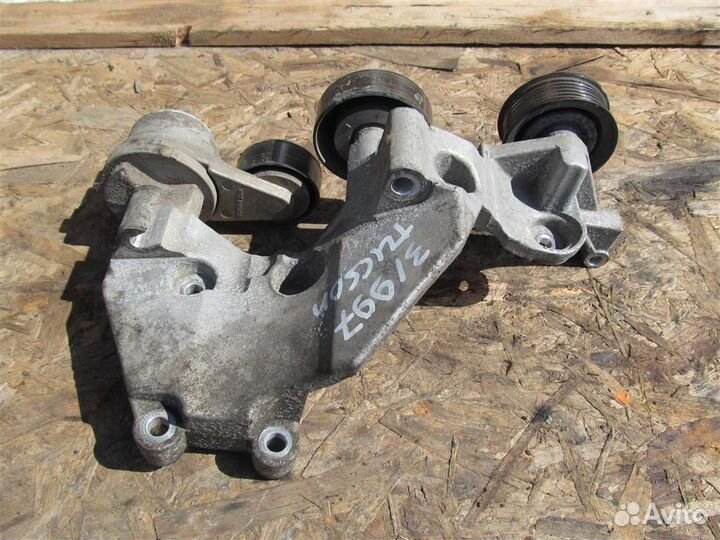 Кронштейн ролика-натяжителя руч. ремня Hyundai T