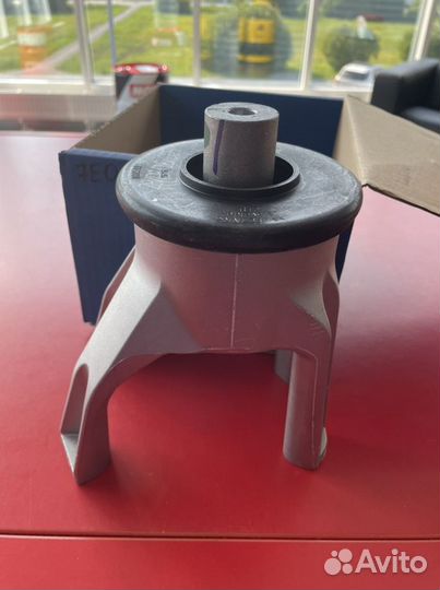 Опора двигателя задняя VW Multivan