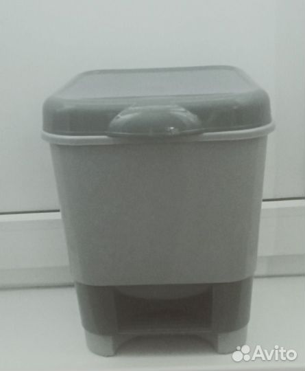 Ведро мусорное с педалью. Новое