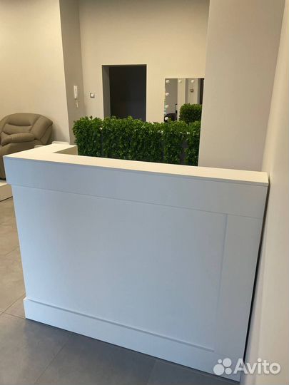 Стойка ресепшн