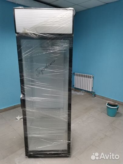 Холодильный шкаф б/у