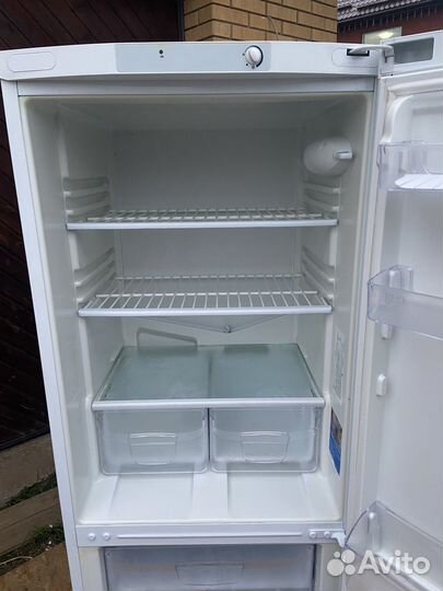 Холодильник бу Indesit
