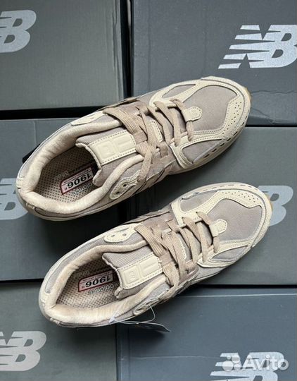 Мужские кроссовки New Balance 1906R Beige