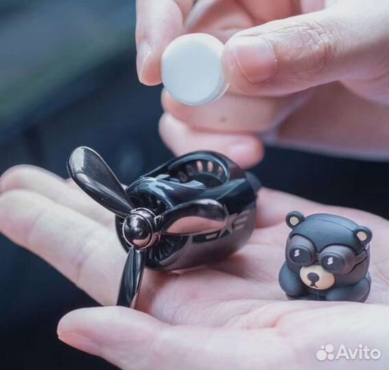 Ароматизатор мишка в самолёте