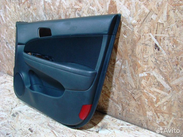 Hyundai i30 Обшивка двери передней правой