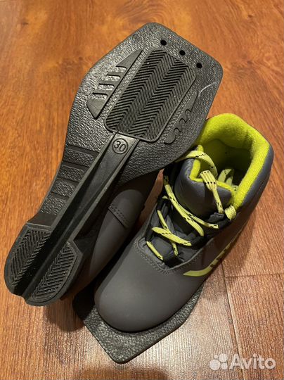 Лыжные ботинки детские 30р