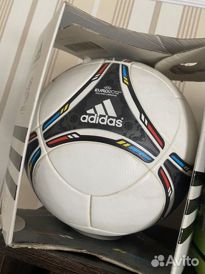 Футбольный мяч adidas tango