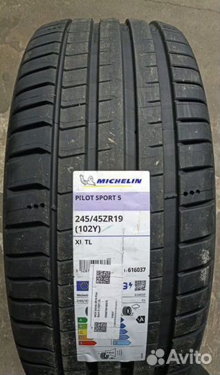 Michelin Pilot Sport 5 245/45 R19 102Y