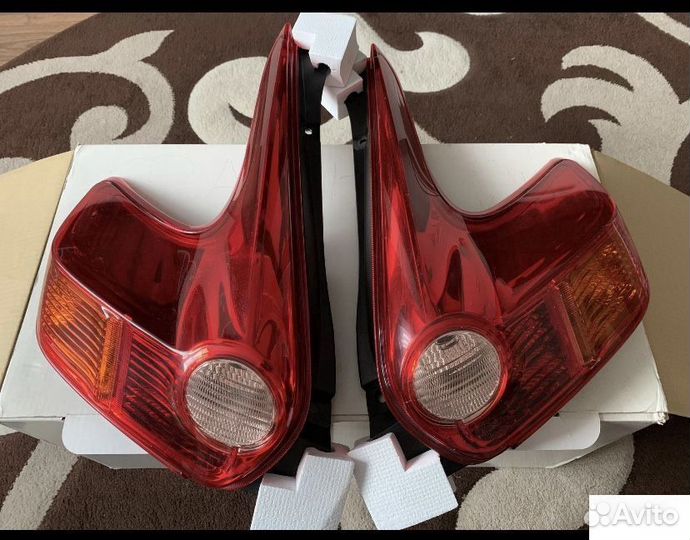 Задние фонари Ниссан Жук до 2014 г