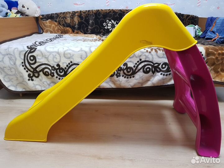 Горка пластмассовая детская