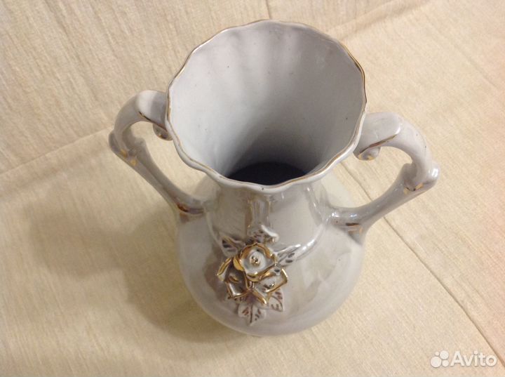 Ваза перламутровая с лепным цветком СССР