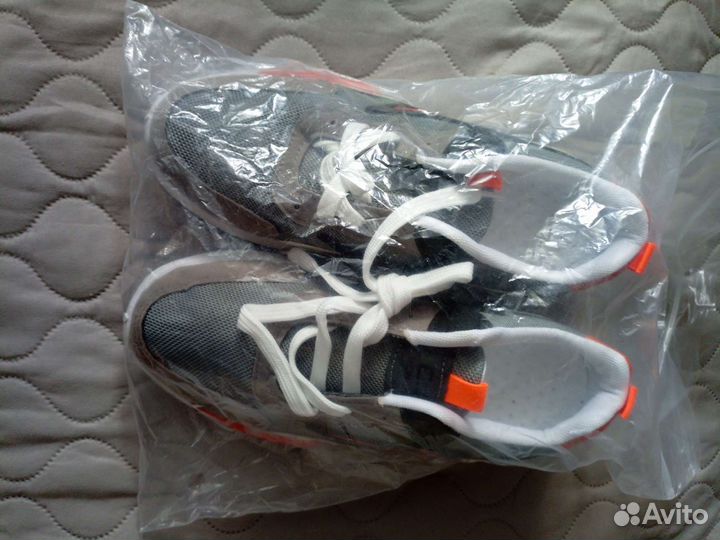 Кроссовки мужские новые