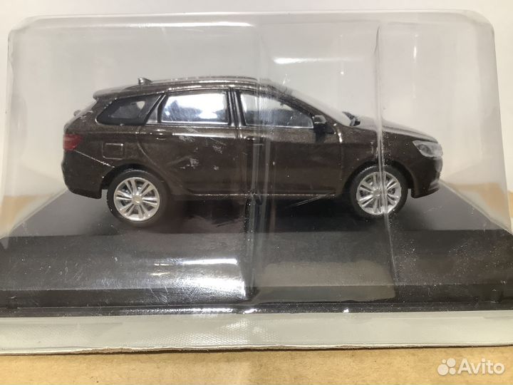 Модель автомобиляlada vesta SW 1:43 деа