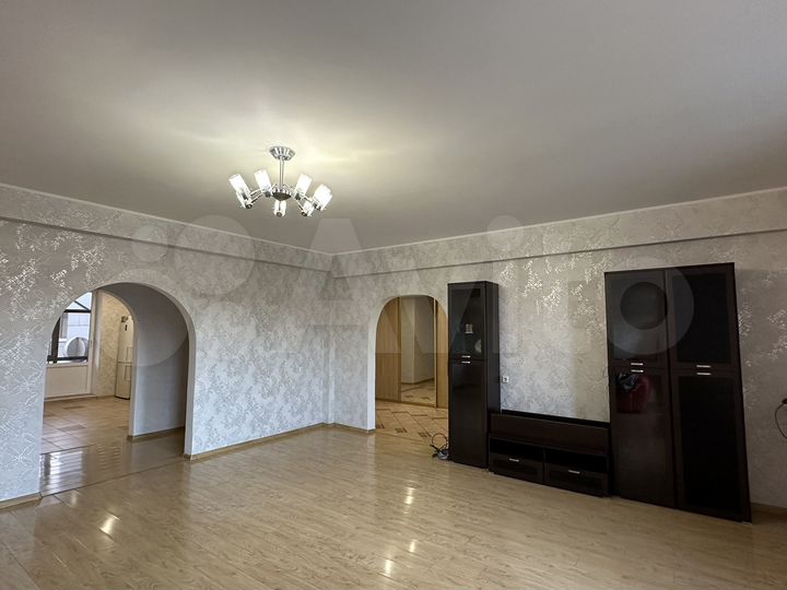 4-к. квартира, 170 м², 3/5 эт.