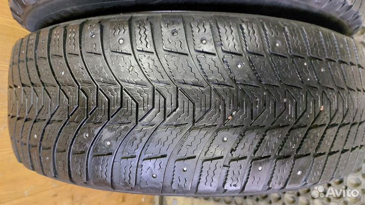 Michelin X-Ice North 3 215/65 R16 102T