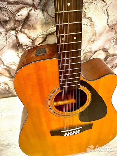 Yamaha Электроакустическая 12-ти струнная гитара
