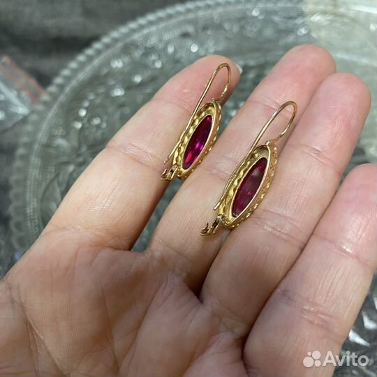 Золотые серьги 583 пробы, корунды