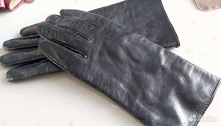 Перчатки женские лакированная кожа