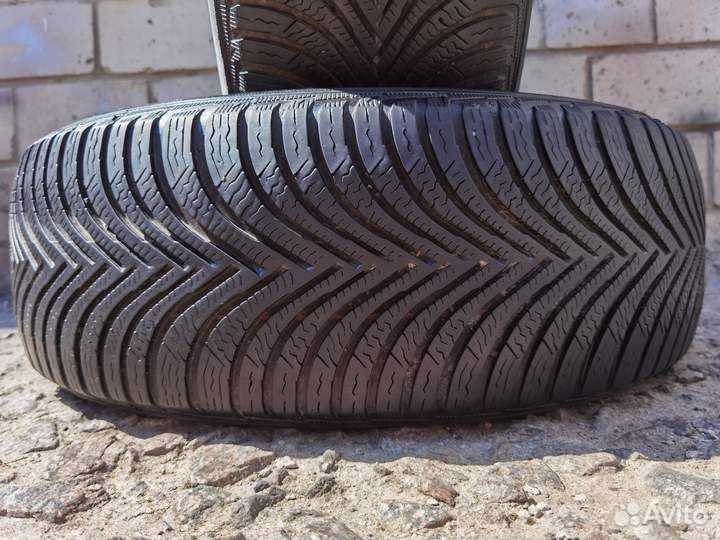 Michelin Alpin 5 215/65 R16 98H