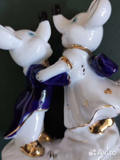 Статуэтка фарфор
