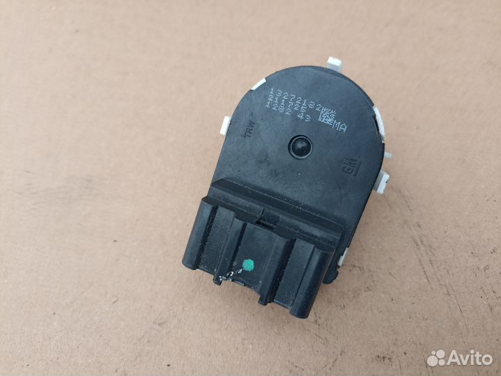 Переключатель регулировки зеркал Chevrolet Cruze