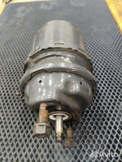 Энергоаккумулятор левый Daf Xf106 2018