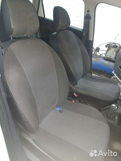 Чехлы на авто