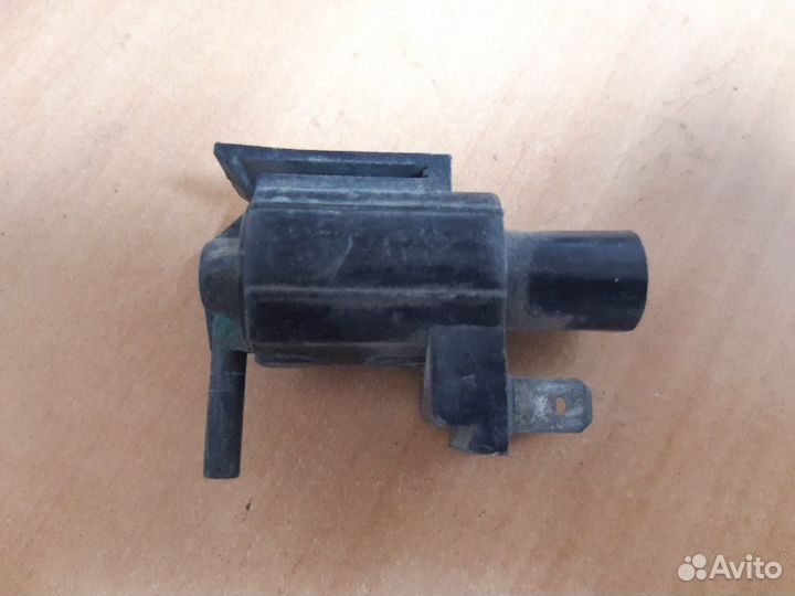 Клапан вакуумный Mitsubishi Galant E5 1.8 1993