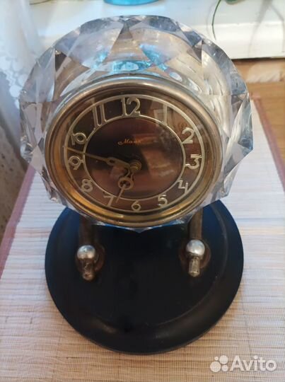 Часы настольные механические