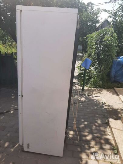 Холодильник бу. indesit c132g.016