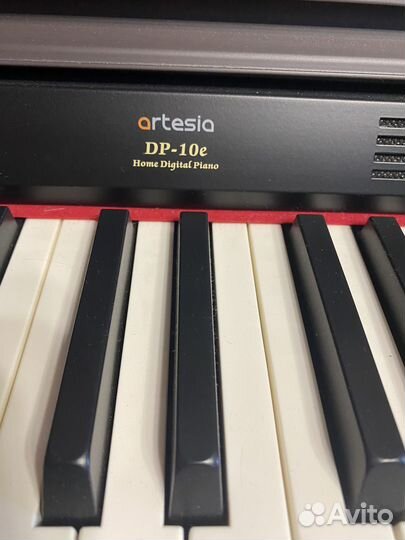 Цифровое фортепиано Artesia DP-10e