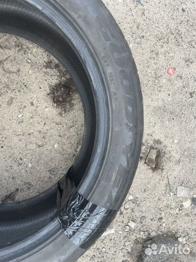 Goodyear EfficientGrip 275/40 R19 101Y