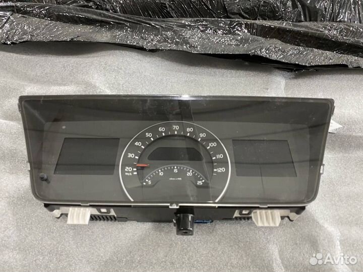 Панель приборов (щиток) Volvo FH4 22222030-R08