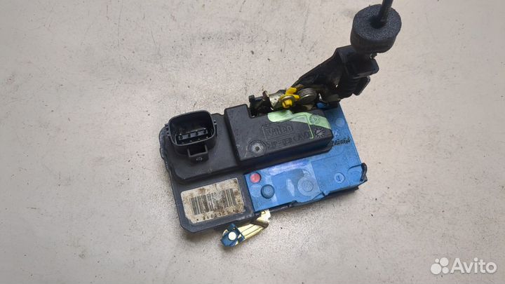 Замок двери Volvo V70, 2001