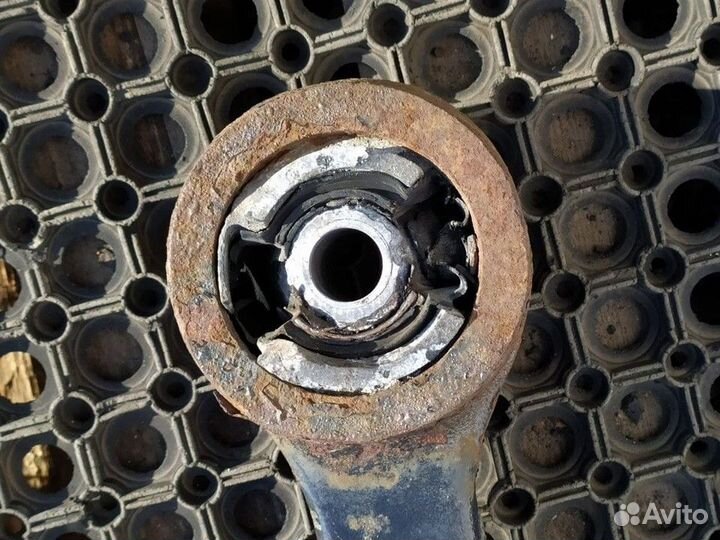 Тяга реактивная продольная правая