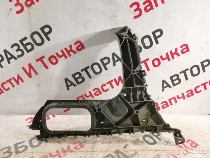Крепление бампера заднее левое Audi Q7 внедорожник