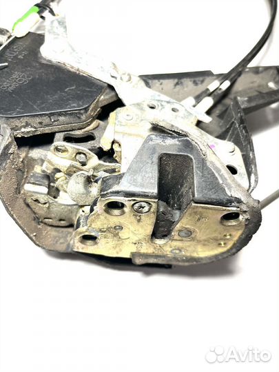 Замок передней правой двери Toyota Corolla E12