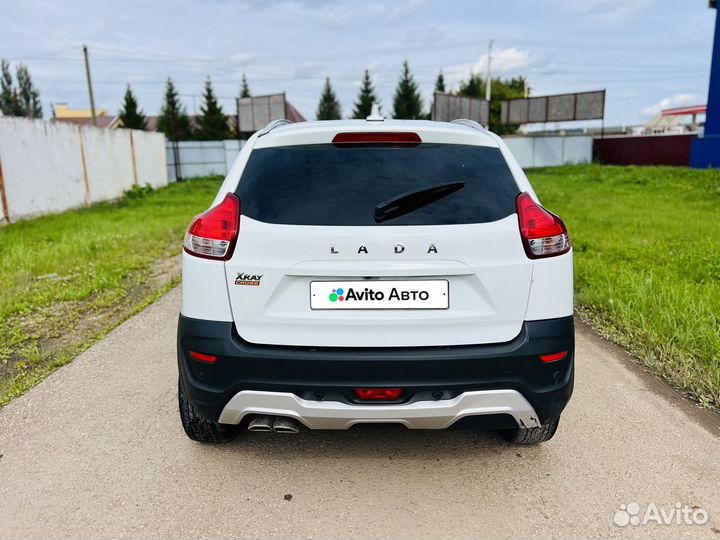 LADA XRAY Cross 1.6 CVT, 2019, битый, 33 550 км