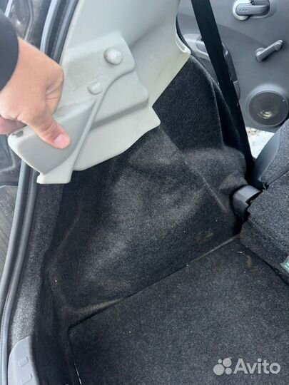 Обшивка багажника левая Nissan Micra K12 хэтчбек