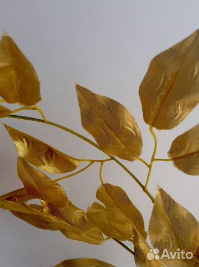 Украшение декоративное - золотая ветка