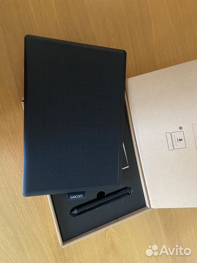 Графический планшет Wacom One by Wacom Medium