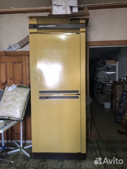 Холодильники для промышленного производства 2 шт