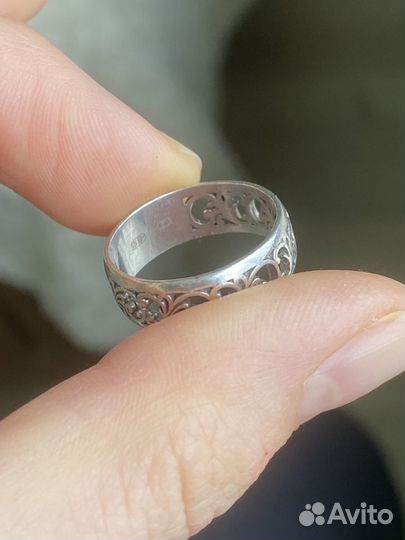Серебряное кольцо