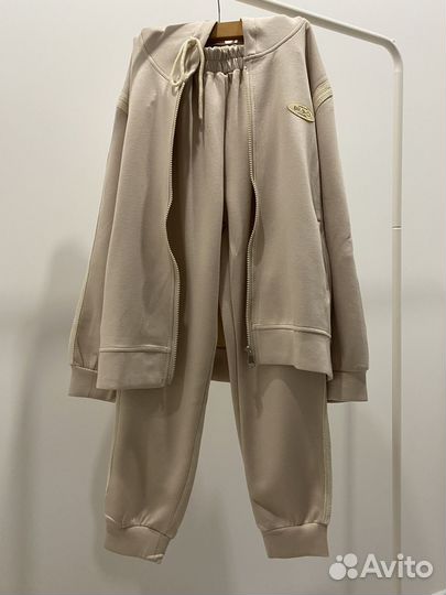 Детский костюм брючный новый