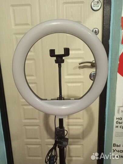 Кольцевая лампа со штативом
