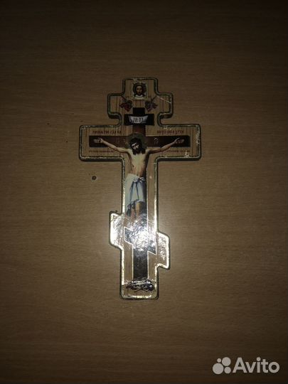 Старый деревянный крест