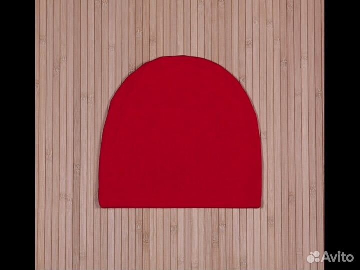Роскошная шапочка красного цвета на лето №17